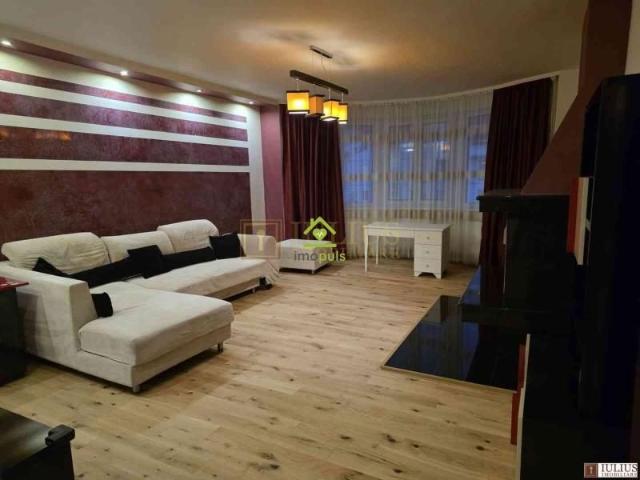 3 camere 107 mp, situat intr o vila, loc de parcare, centrala gaz