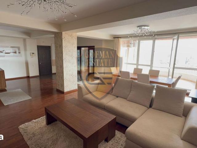 3 camere 180 mp + Parcare privata, modern Peninsula, Centrul Vechi, Pi