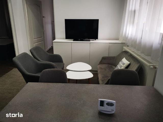 3 camere, 2 dormitoare,1 bai, living cu bucatarie
