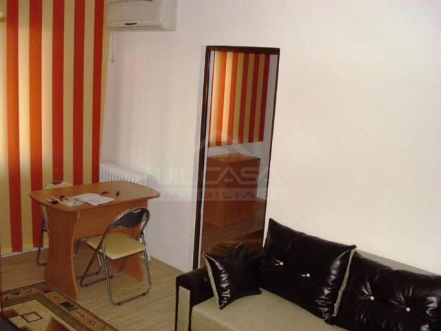 3 camere Tatarasi, Ateneu