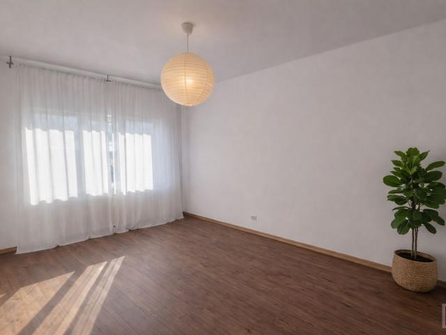 3 camere zona The Office, aproape de centru
