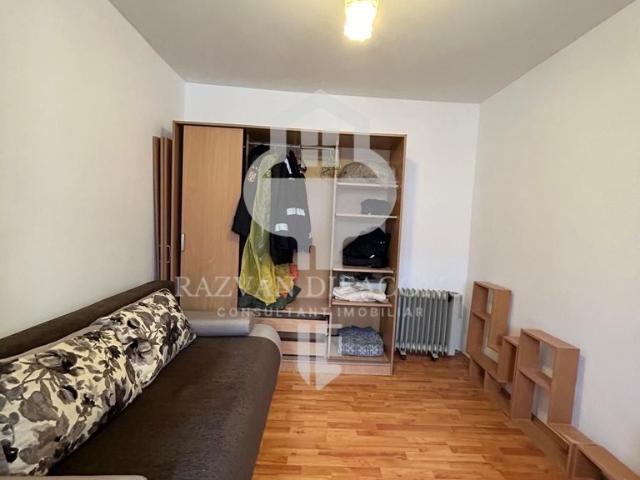 3 camere, apartament de vanzare Constanta judet, Murfatlar 9256 •
