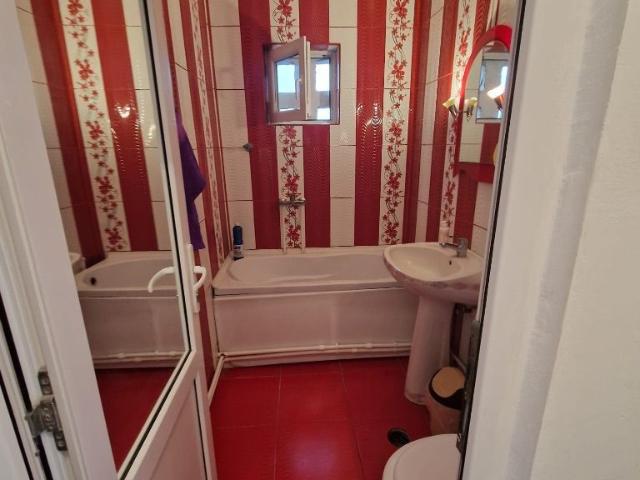 3 camere, apartament de vanzare Constanta judet, Mangalia 9129 •