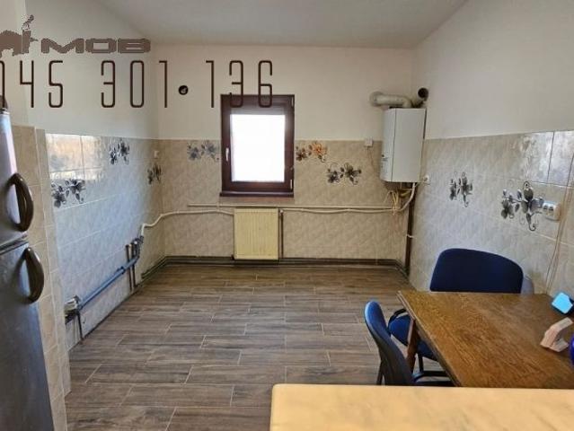 3 camere, apartament de vanzare Bacau judet, Onesti 9150 •