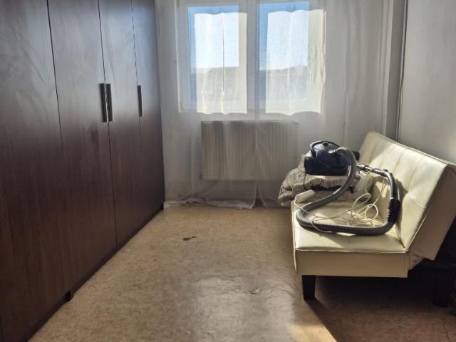 3 camere, apartament de vanzare Bacau judet, Onesti 9216 •