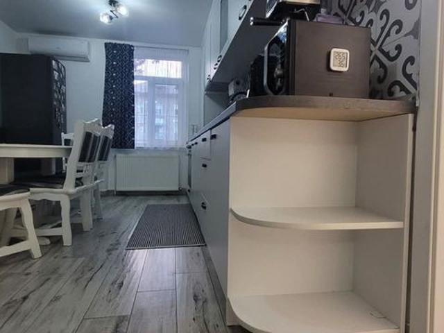 3 camere, apartament de vanzare Bacau judet, Onesti 9221 •