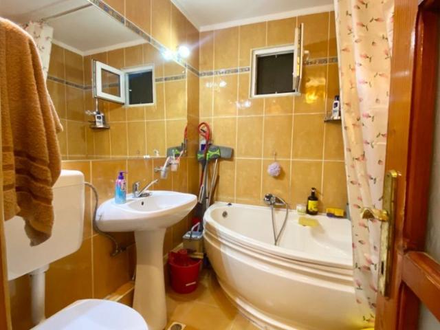 3 camere, apartament de vanzare Bihor judet, Olosig 9129 •