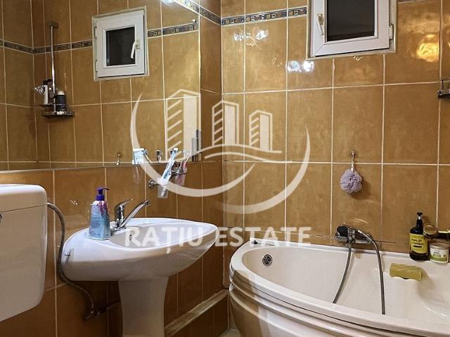 3 camere, apartament de vanzare Bihor judet, Olosig 9228 •