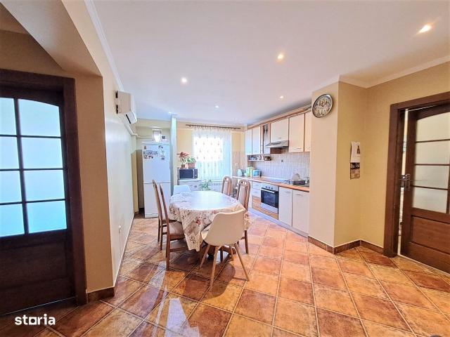 3 camere, apartament de vanzare Bihor judet, Rogerius 9276 •
