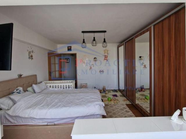 3 camere, apartament de vanzare Suceava judet, Burdujeni 9115 •