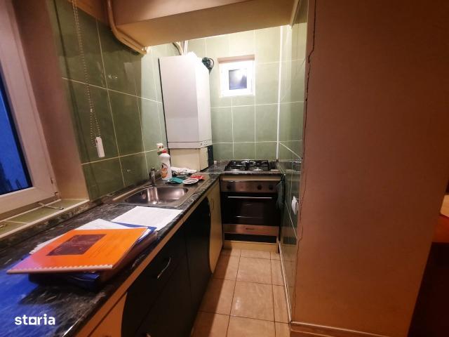 3 camere, apartament de vanzare Suceava judet, George Enescu 8527 •