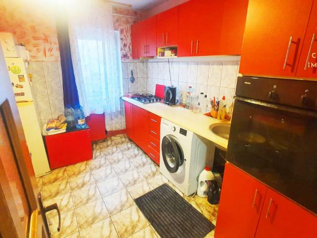 3 camere, apartament de vanzare Timis judet, Lugoj 9120 •