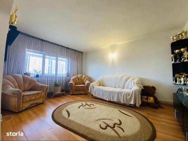 3 camere, apartament de vanzare Valcea judet, Calea Lui Traian 9203 •