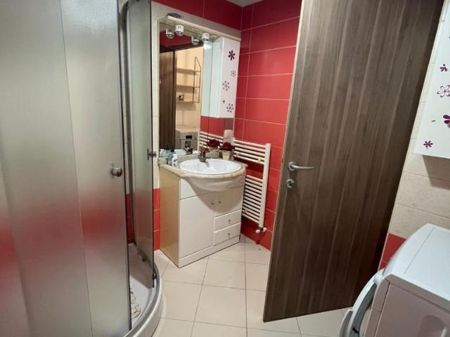 3 camere, apartament de vanzare Vrancea judet, Focsani 9200 •