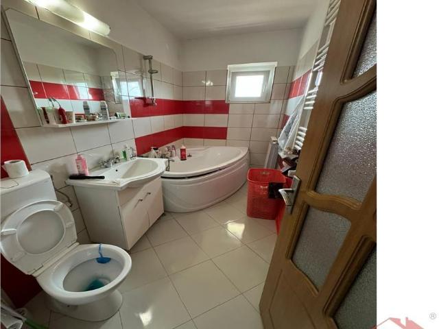 3 camere, apartament de vanzare Vrancea judet, Strada Campului 8861 •