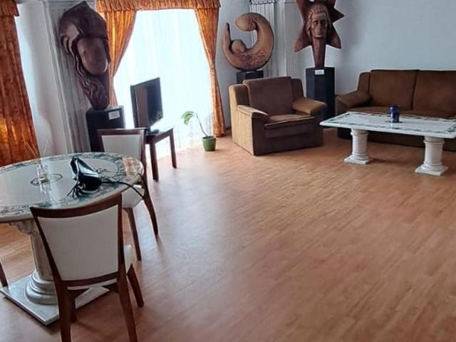 3 camere / Bd. Decebal – Alba Iulia / Unirii