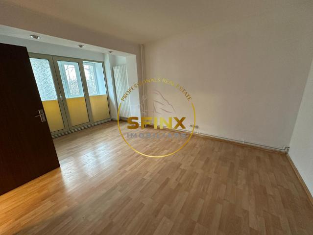 3 camere birou/ Burebista/ Piata Alba Iulia/ Decebal/ nemobilat/ centrala Sfinx Imobiliare