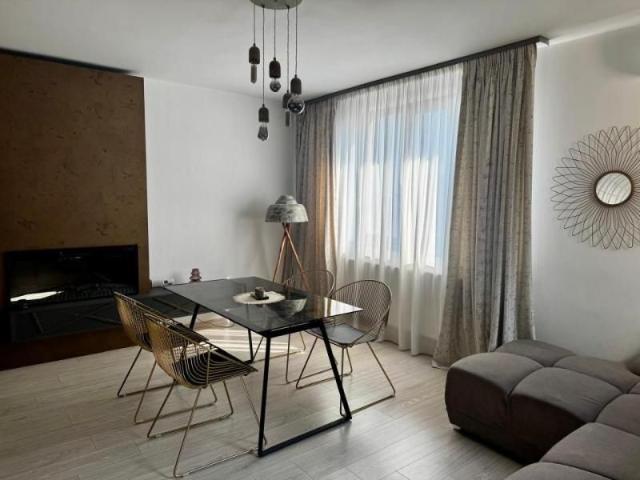 3 camere bloc nou Teilor