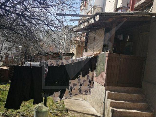 Casa cu gradina, front 12,5, singur in curte, zona Intre Lacuri