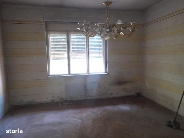 3 camere, casa de vanzare Arad judet, Arad 8878 •