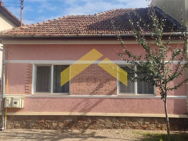3 camere, casa de vanzare Arad judet, Strada Posada 8987 •
