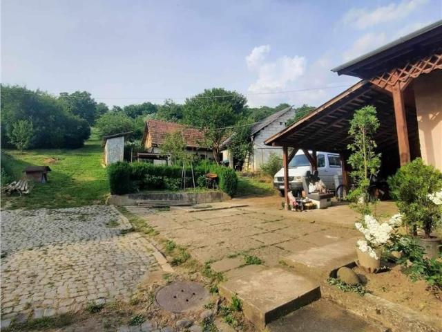 3D! Parc privat pe 2.560 mp si edificiu, in pretios si discret amplasam