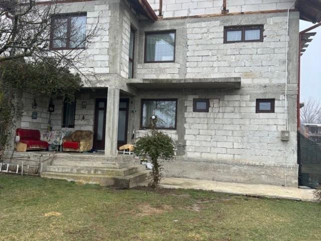 3 camere, casa de vanzare Prahova judet, Comarnic 8409 •