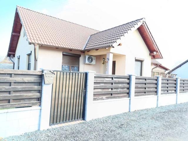 3 camere, casa de vanzare Timis judet, Sanmihaiu Roman 9249 •
