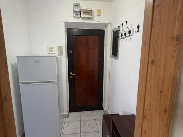 3 Camere Crangasi 2 Minute de Metrou