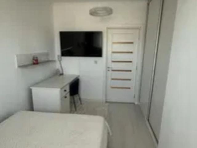 3 Camere CUG, Bloc Nou