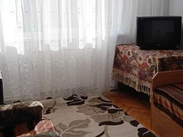3 camere de inchiriat