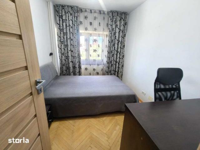 3 camere de inchiriat