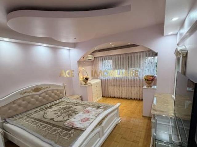 3 Camere de inchiriat | Unirii | Metrou | Centrala | Mobila | Utilat