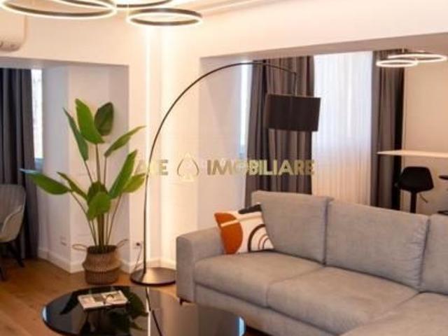 3 Camere de inchiriat | Unirii | Metrou | Parcare | Utilat | Mobilat