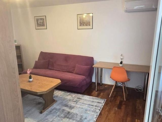 3 camere, metrou Lujererului, parcare, decomandat,2 bai, tramvai 41, Veteranilor