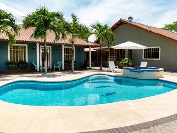 3 Casas en Una Cerca de Coronado