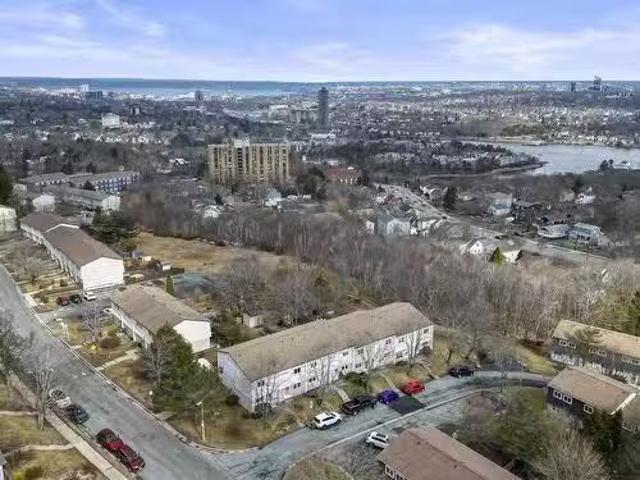 3 Cavendish Road, Cowie Hill, NS, B3P 2E3 townhouse for sale.