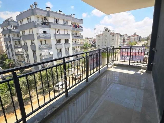 3 Cepheli Tramvay Durağına 900 Uzaklıkta Satılık 2+1 Daire