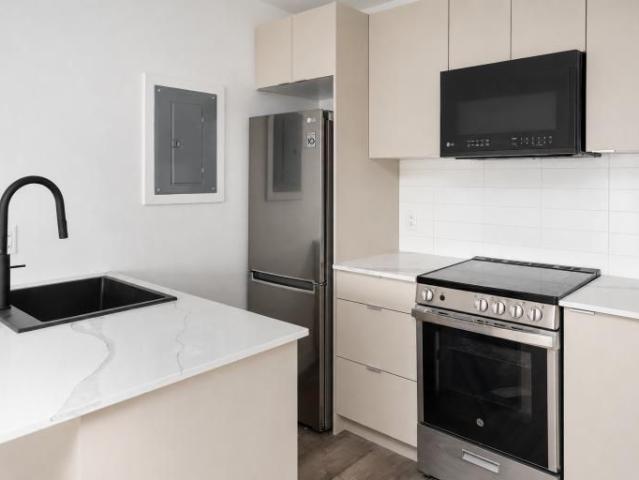 3 CH 1 SDB Montréal $1,745 /mo