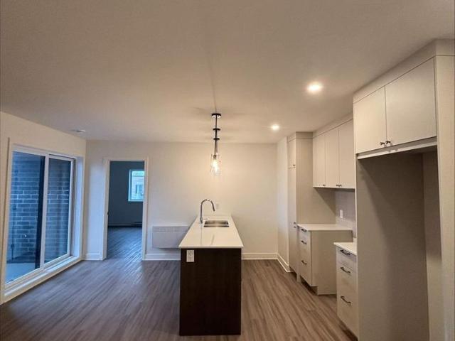 3 CH 1 SDB Saint Hyacinthe $1,650 /mo