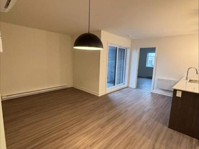 3 CH 1 SDB Saint Hyacinthe $1,600 /mo