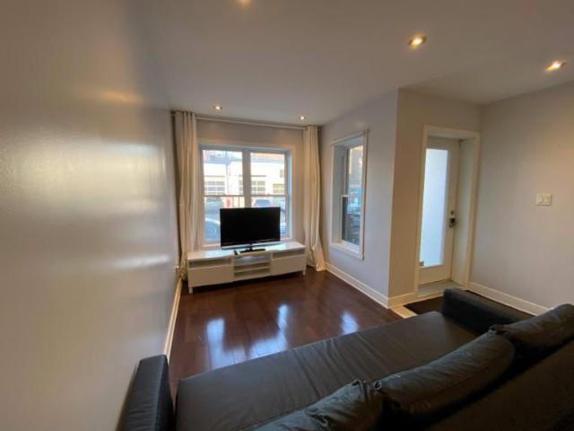 3 CH 2 SDB Montréal $2,700 /mo