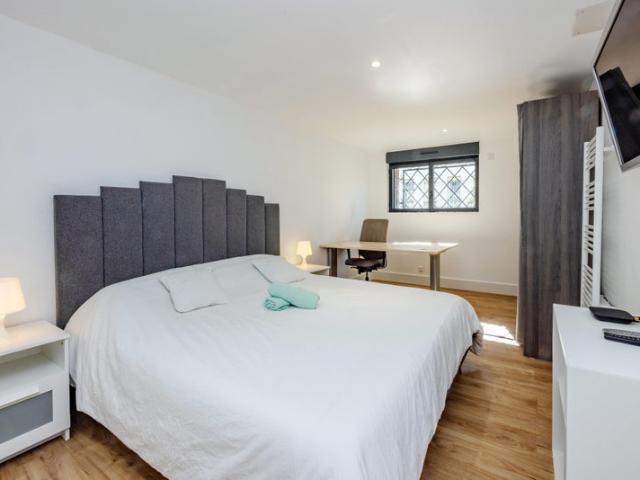 3 CHAMBRES MEUBLÉES DANS MAISON CENTRE VILLE