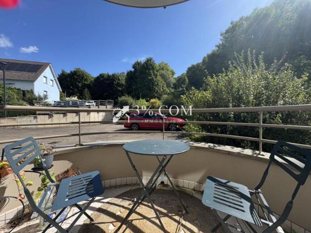 3%.COM Appartement 2 pièces avec balcon, parking et cave