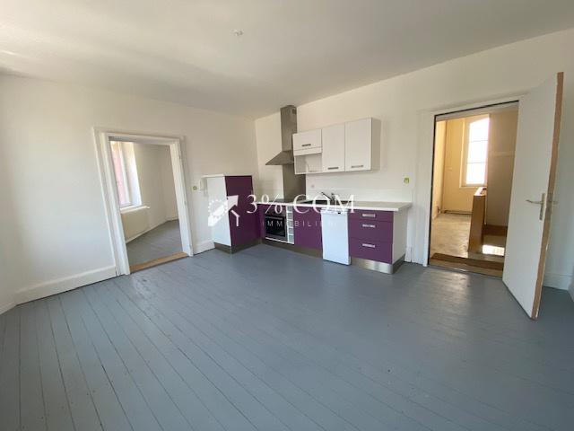 3%.COM Immeuble au centre de Hochfelden F3 + local idéal in