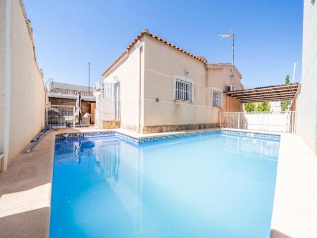 3 Dormitorio Casa Urb. La Marina Alicante LS102660841