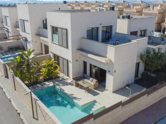 3 Dormitorio Casa Urb. La Marina Alicante 100308003