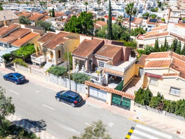 3 Dormitorio Casa Urb. La Marina Alicante 101220842