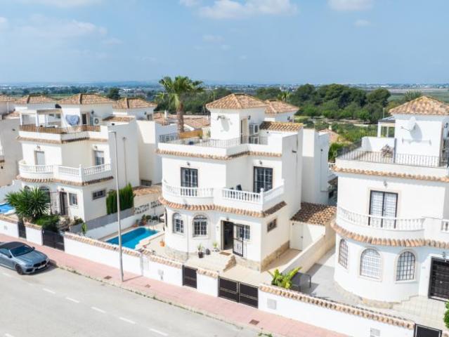 3 Dormitorio Casa Urb. La Marina Alicante 101915582