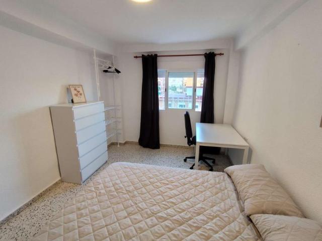 3 Dormitorio Shared Living/Roommate Malaga Malaga 93559567